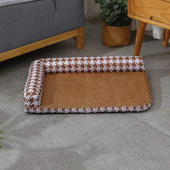 The Cat and Dog House Uses Large Straw MATS, Cat Beds, Ice Beds, Semi-disassembled and Washed Bamboo Mat MATS Pet Ice Pad