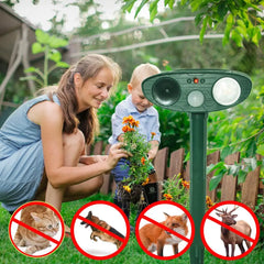 Outdoors Ultrasonic Pet Dog Cat Garden Deterants Upgrade Solar Power Repellers Rechargeable For Animal Dog Raccoon Squirrel Deer